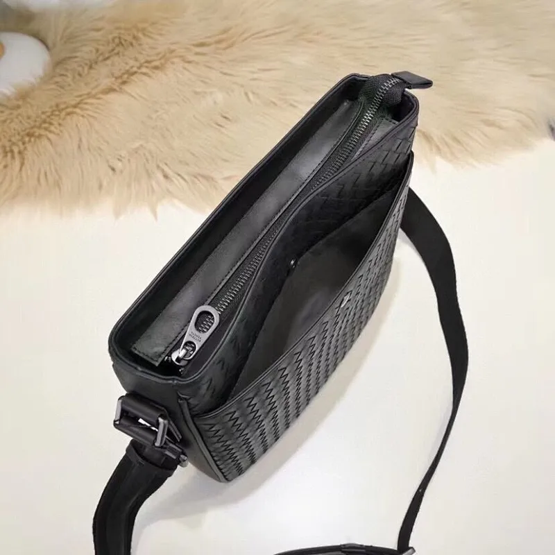 All categories 💚 Top version men’s bags 💚 BV 2024 new BV crossbody bag
